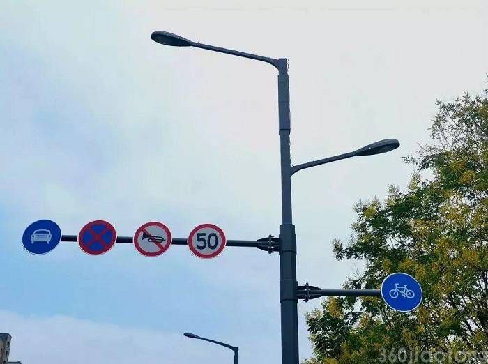 交通综合杆